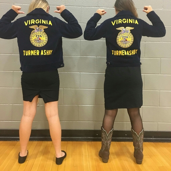 Meet your Posher, Danielle - Picture 2 of 3